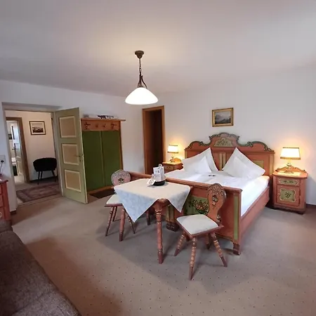 Egger بيت ضيافة
